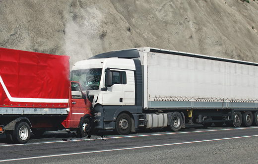 8 Causes of Having A Truck Accident